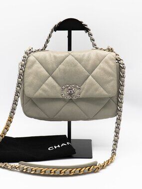 CHANEL 19 Medium 22C Light Gray Lambskin Quilted Mixed Silver/Gold HW
